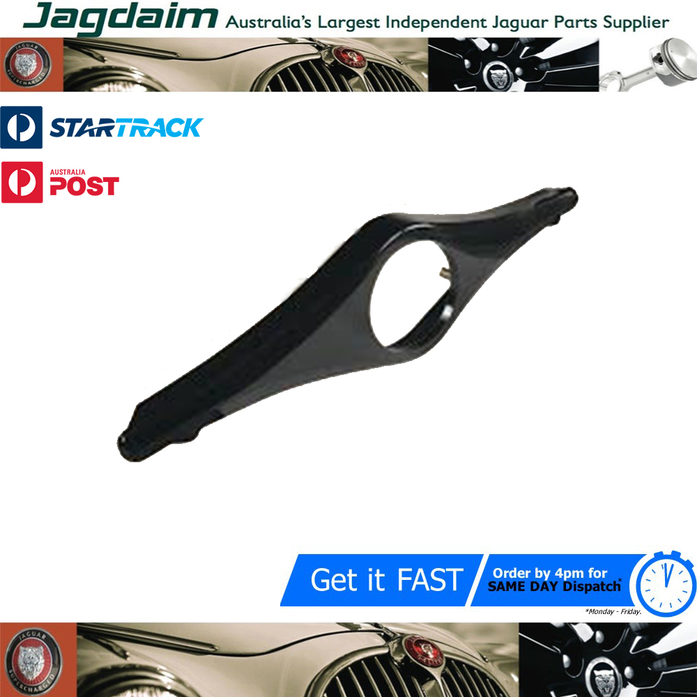 57-7786.jpg New Jaguar Daimler 420 Mk S-Type Plastic Horn Cover C22271 - Image 1